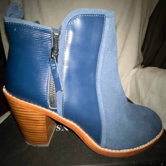 Matt Bernson Navy Suede Booties - Picture 6 of 15